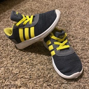 Adidas boys sneaks